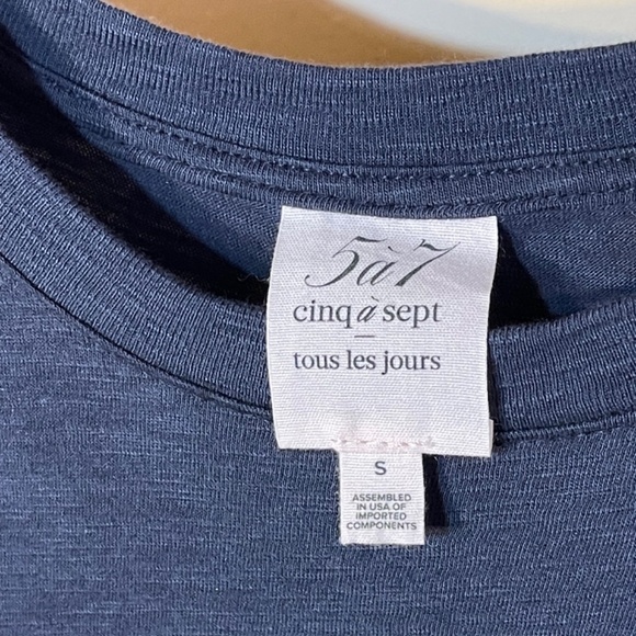 Blouse with ruffle logo - Picture 9 of 10